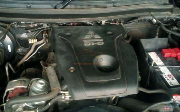 MITSUBISHI PAJERO SPORT DAKAR