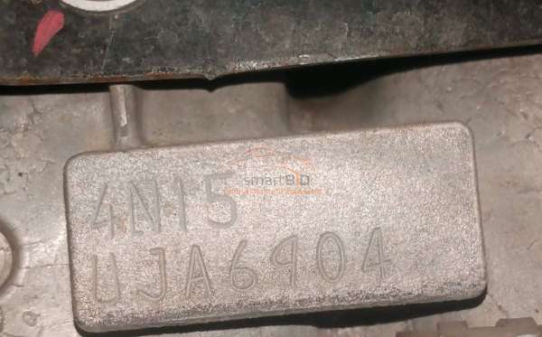 MITSUBISHI PAJERO SPORT DAKAR