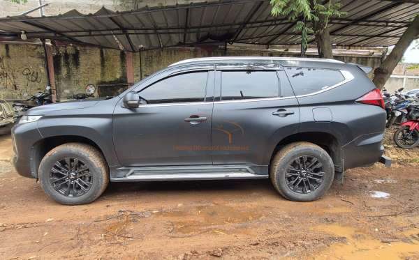 MITSUBISHI PAJERO SPORT DAKAR