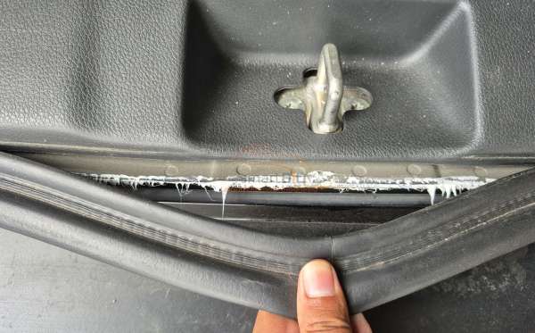 MITSUBISHI PAJERO SPORT DAKAR