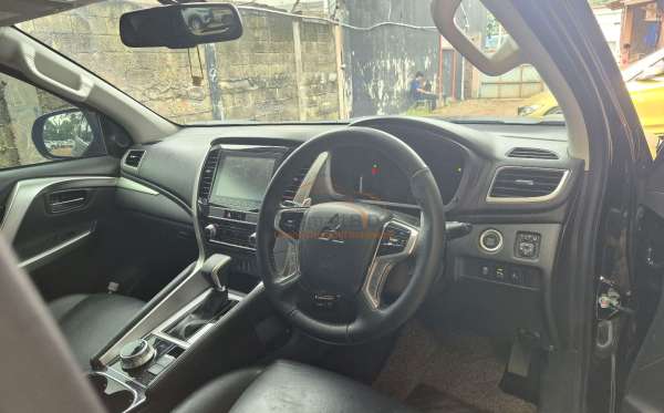 MITSUBISHI PAJERO SPORT DAKAR