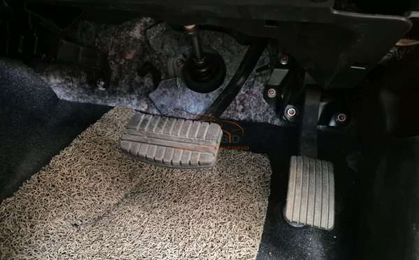 MITSUBISHI PAJERO SPORT DAKAR