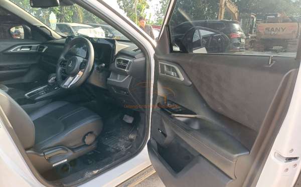 MITSUBISHI XFORCE ULTIMATE