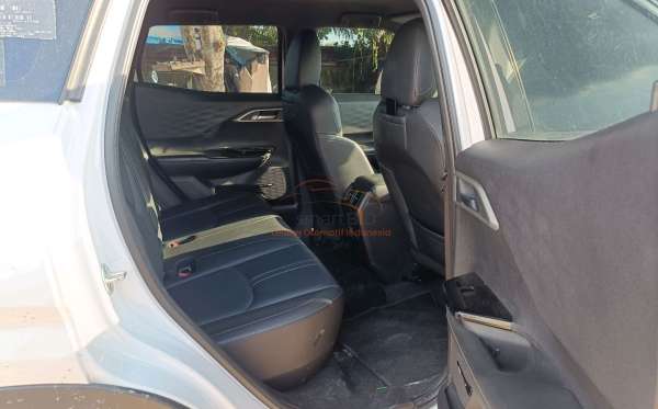 MITSUBISHI XFORCE ULTIMATE