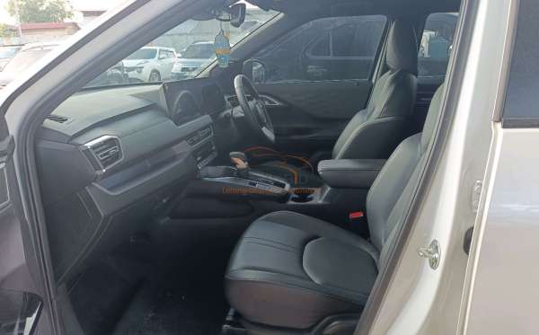 MITSUBISHI XFORCE ULTIMATE