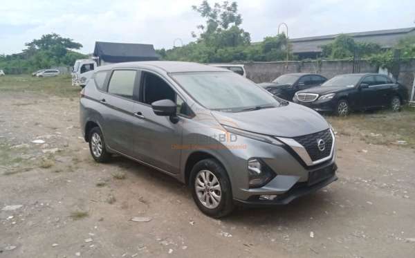 NISSAN GRAND LIVINA