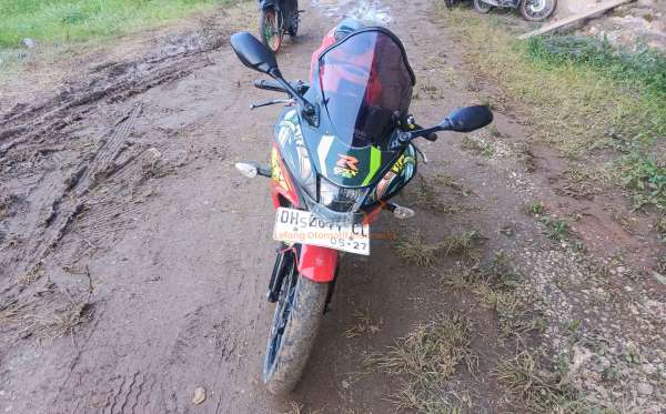 SUZUKI GSX R 150