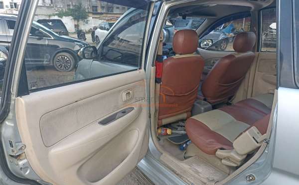 TOYOTA AVANZA