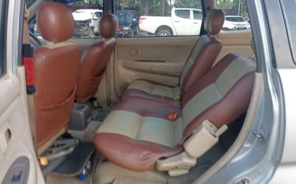TOYOTA AVANZA