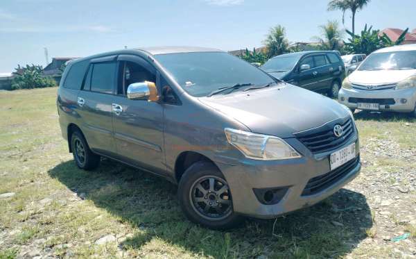 TOYOTA  INNOVA  G