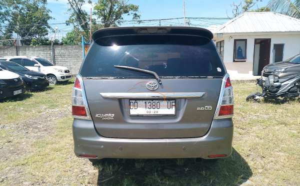 TOYOTA  INNOVA  G