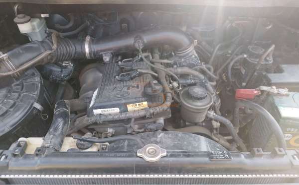 TOYOTA  INNOVA  G