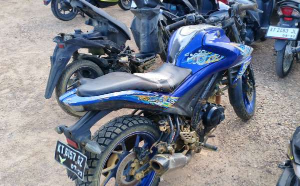 YAMAHA  VIXION