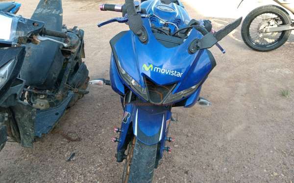 YAMAHA R15