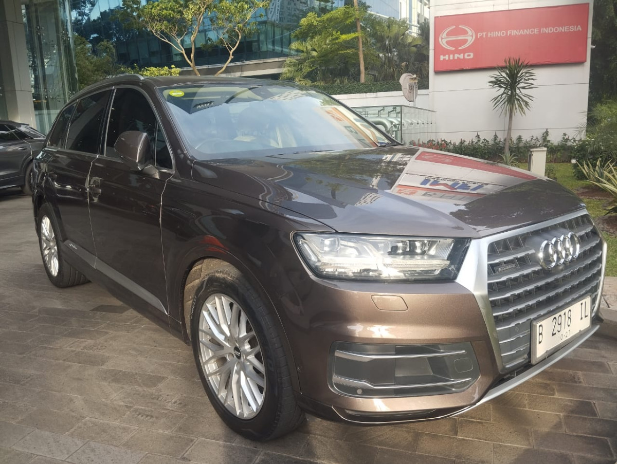 AUDI Q7.30  TFSI