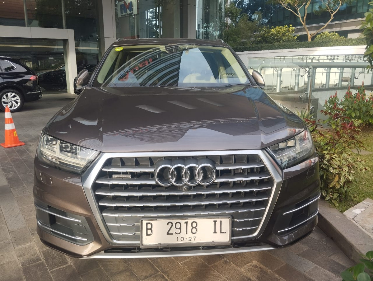AUDI Q7.30  TFSI