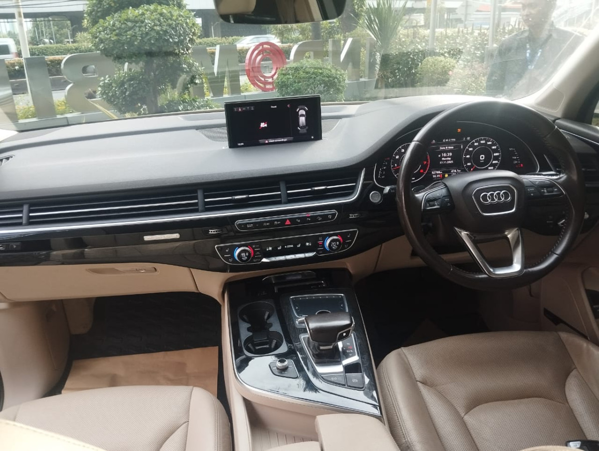 AUDI Q7.30  TFSI