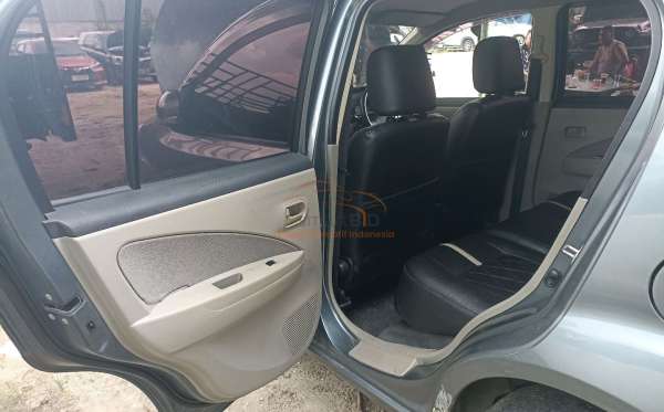 DAIHATSU SIRION