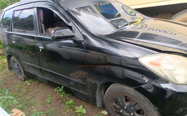 DAIHATSU  XENIA