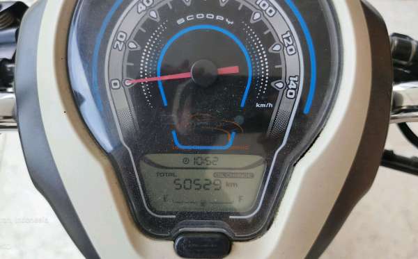 HONDA  SCOOPY PRESTIGE