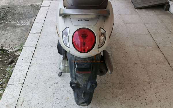 HONDA  SCOOPY PRESTIGE