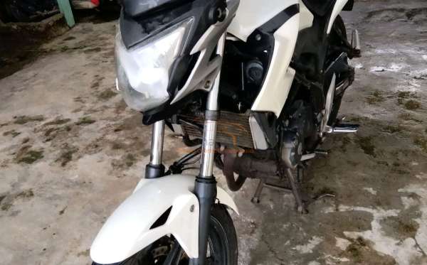 HONDA CB 150 R