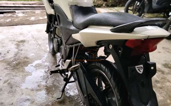 HONDA CB 150 R