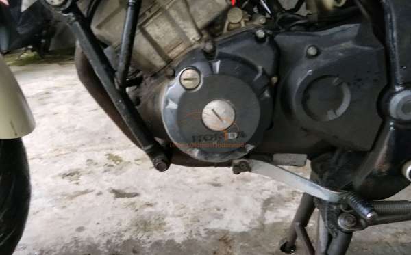 HONDA CB 150 R