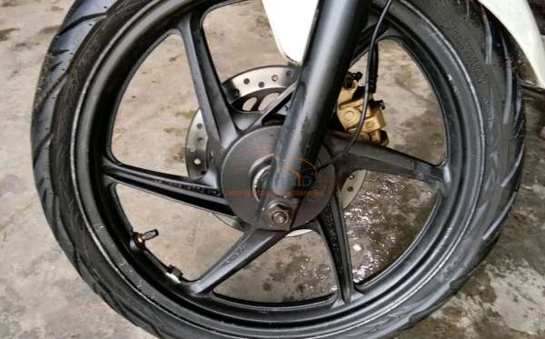 HONDA CB 150 R