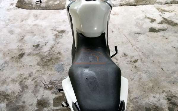 HONDA CB 150 R