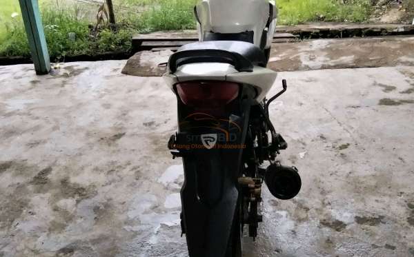 HONDA CB 150 R