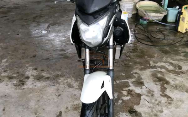 HONDA CB 150 R