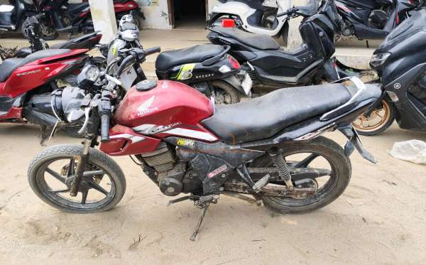 HONDA CB 150 Verza