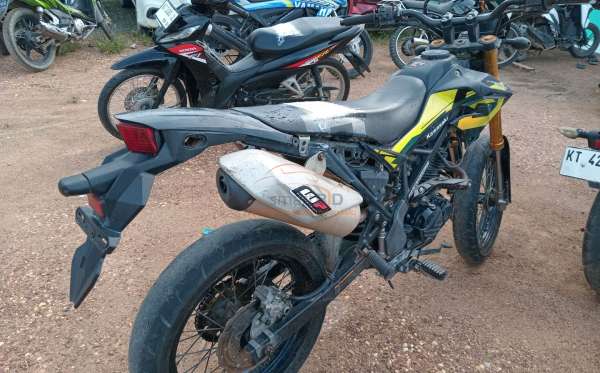 KAWASAKI KLX 150