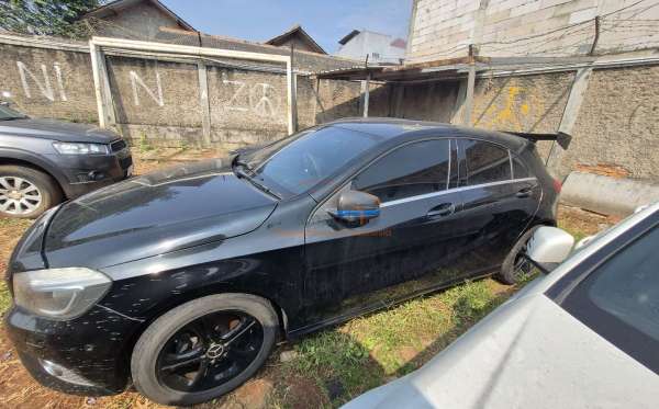 MERCEDES BENZ A 200
