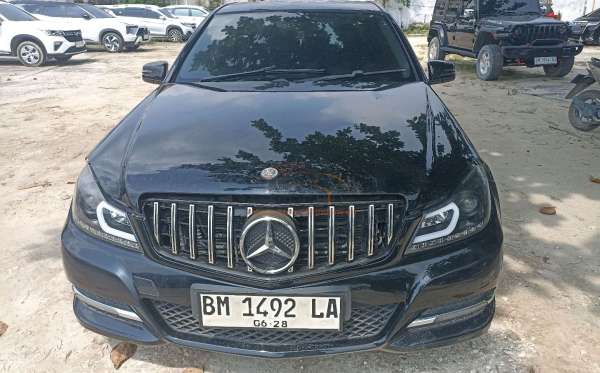 MERCEDES BENZ C 200 CGI