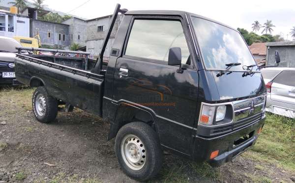 MITSUBISHI L 300