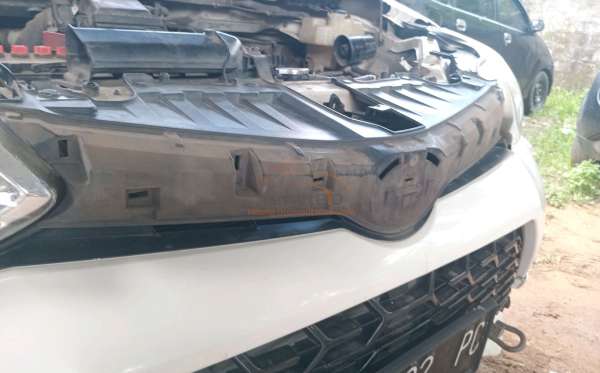 TOYOTA  AVANZA  VELOZ
