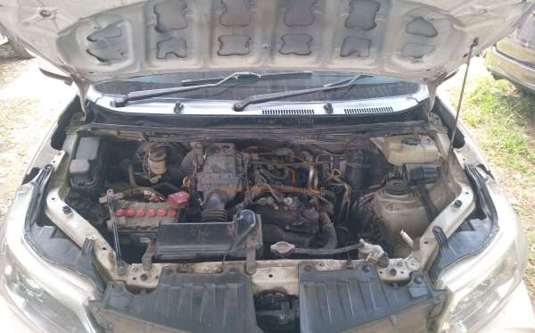 TOYOTA  AVANZA  VELOZ