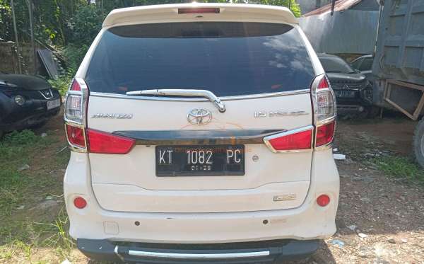 TOYOTA  AVANZA  VELOZ