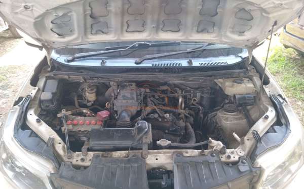 TOYOTA  AVANZA  VELOZ