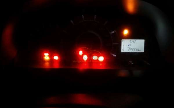 TOYOTA  AVANZA  VELOZ
