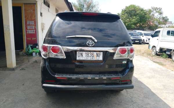 TOYOTA FORTUNER V