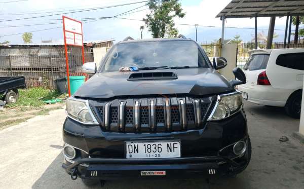 TOYOTA FORTUNER V