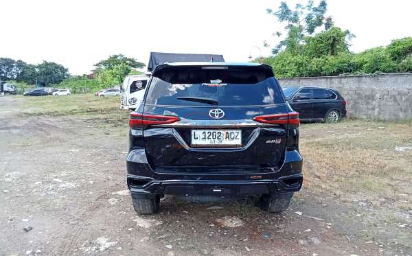 TOYOTA FORTUNER