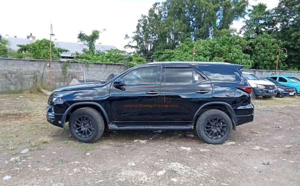 TOYOTA FORTUNER