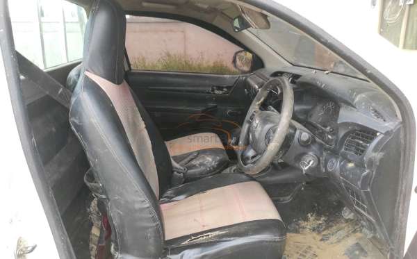 TOYOTA  HILUX  PICK UP