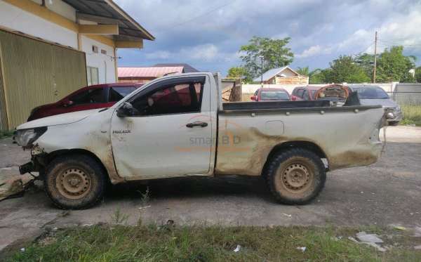 TOYOTA  HILUX  PICK UP