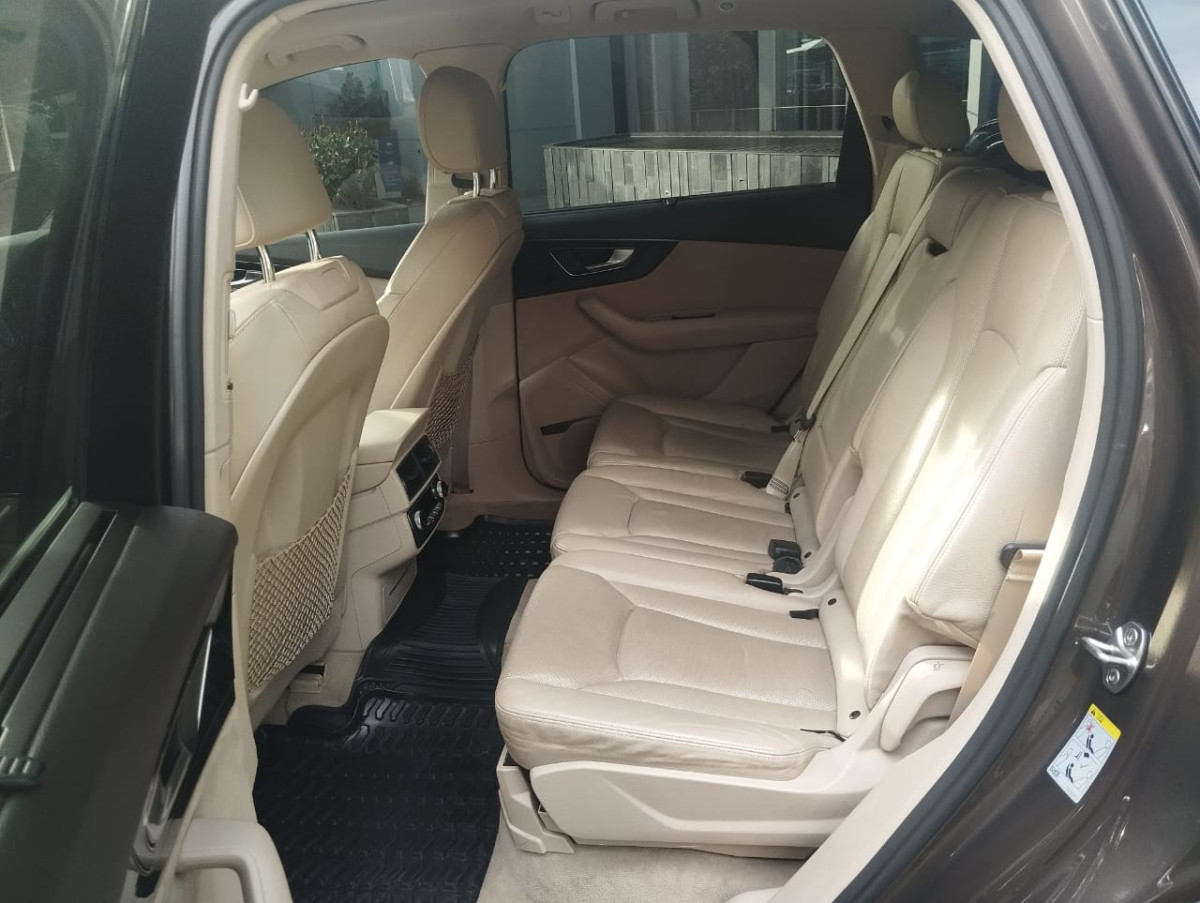 AUDI Q7.30  TFSI