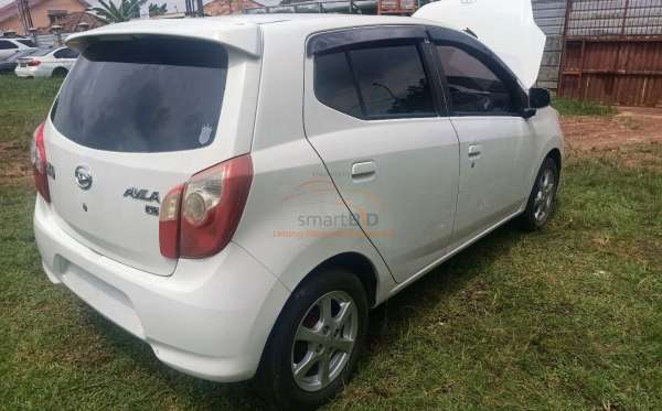 DAIHATSU AYLA M MT